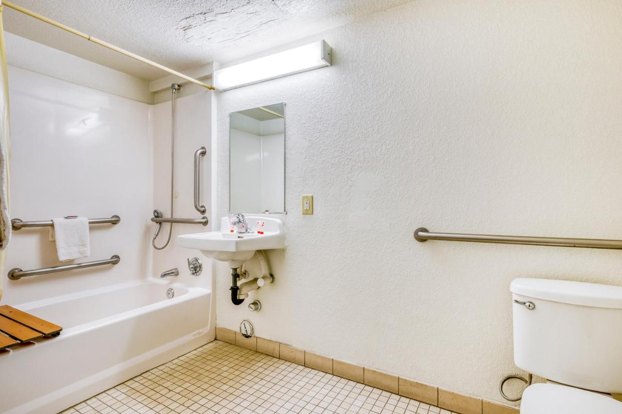 Oyo Hotel Tucson Downtown ภายนอก รูปภาพ