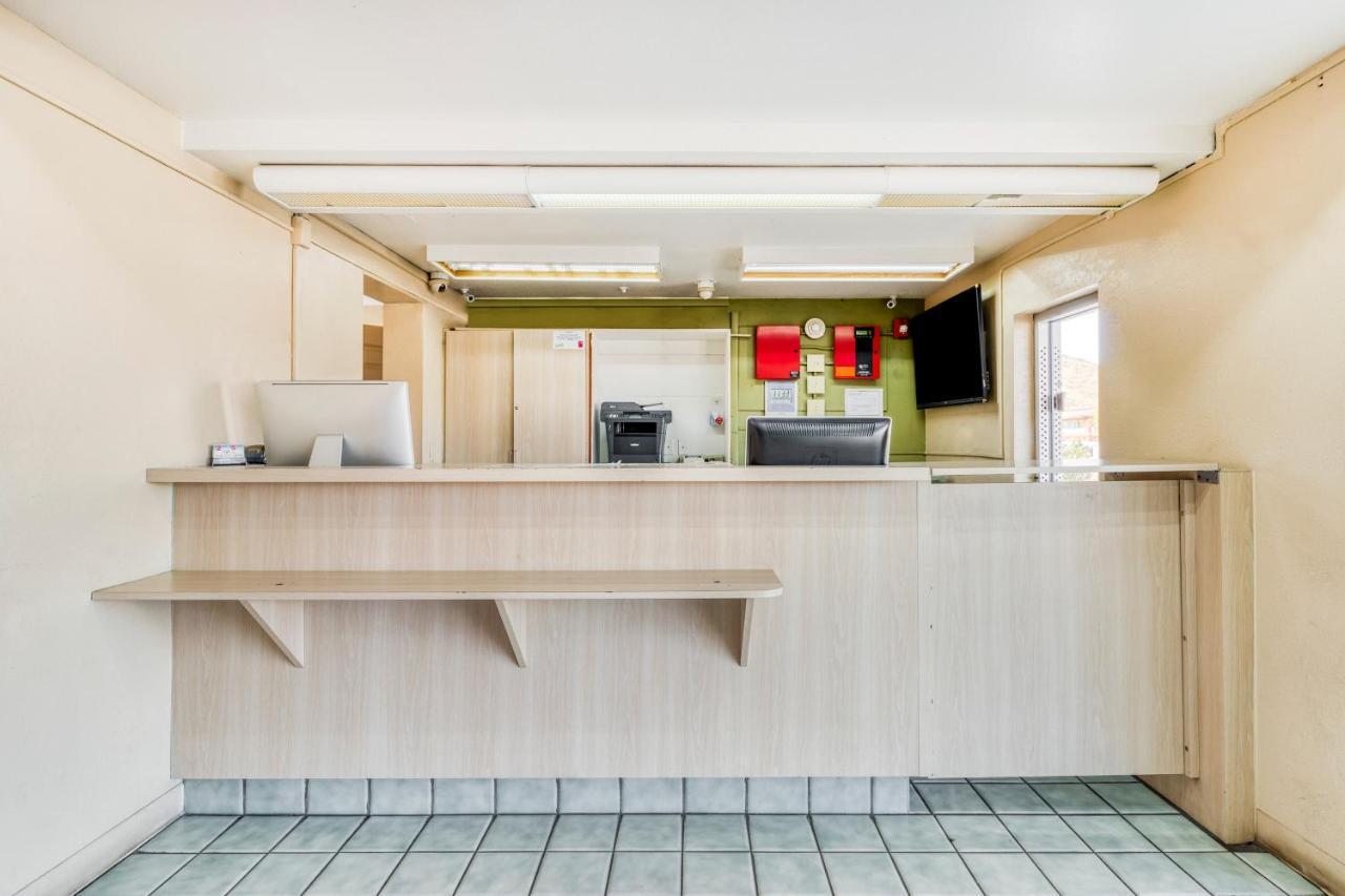 Oyo Hotel Tucson Downtown ภายนอก รูปภาพ