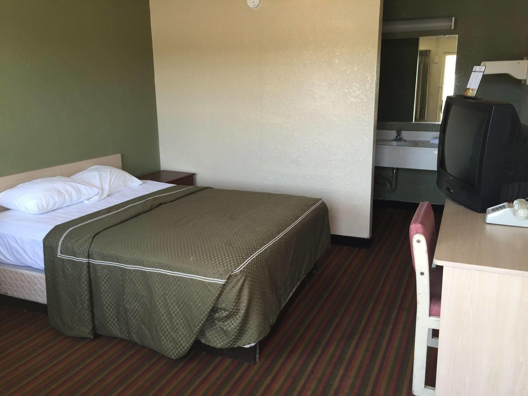 Oyo Hotel Tucson Downtown ภายนอก รูปภาพ