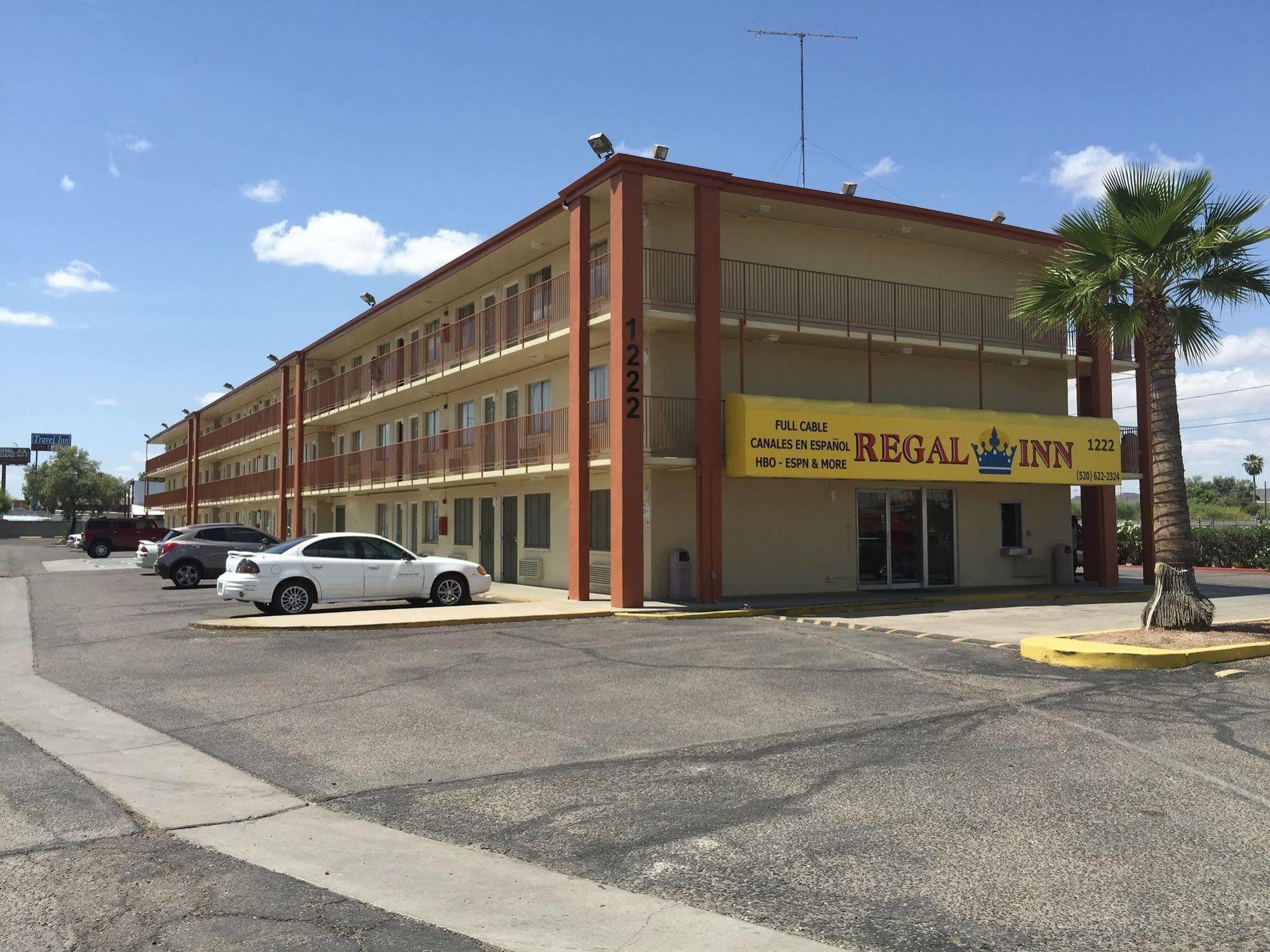 Oyo Hotel Tucson Downtown ภายนอก รูปภาพ