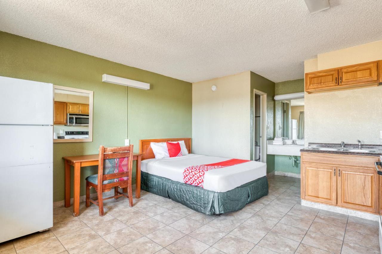 Oyo Hotel Tucson Downtown ภายนอก รูปภาพ