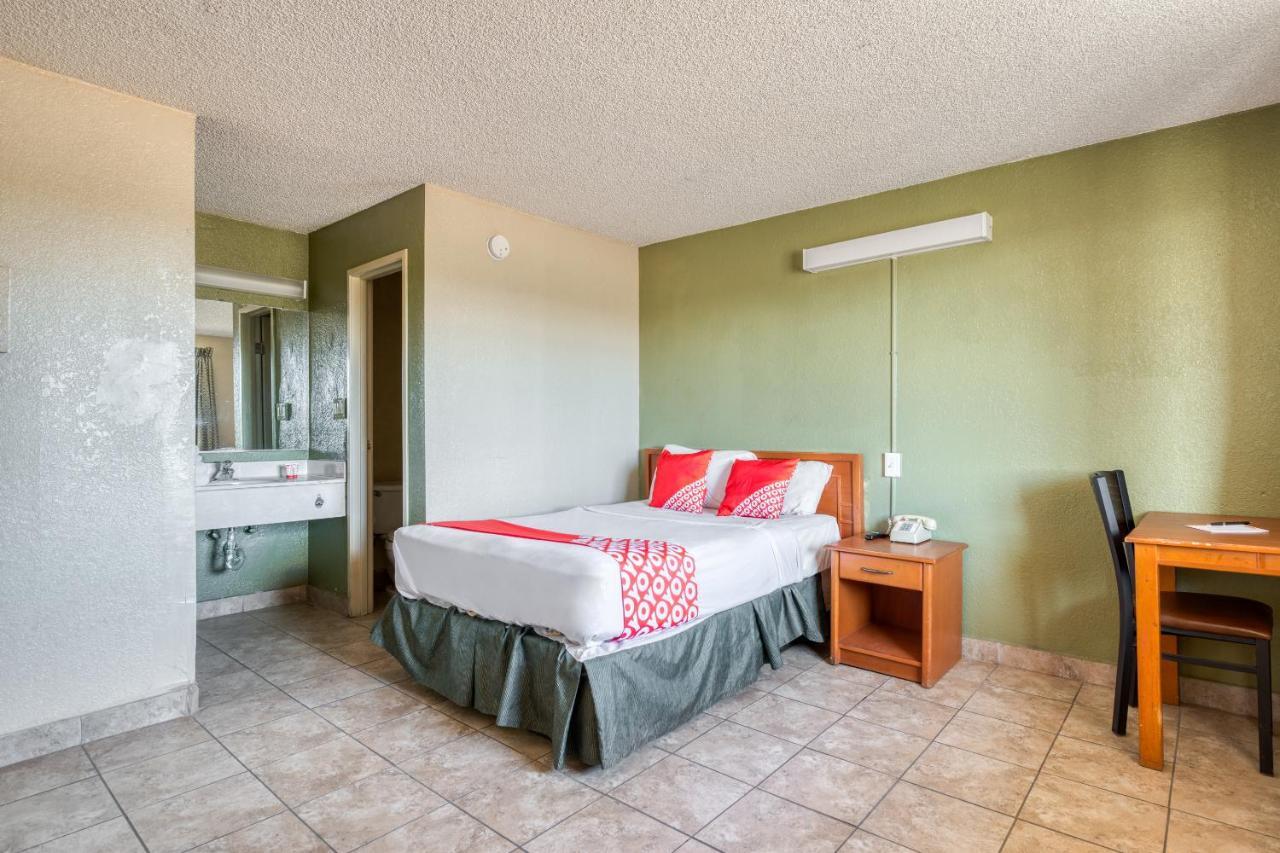 Oyo Hotel Tucson Downtown ภายนอก รูปภาพ