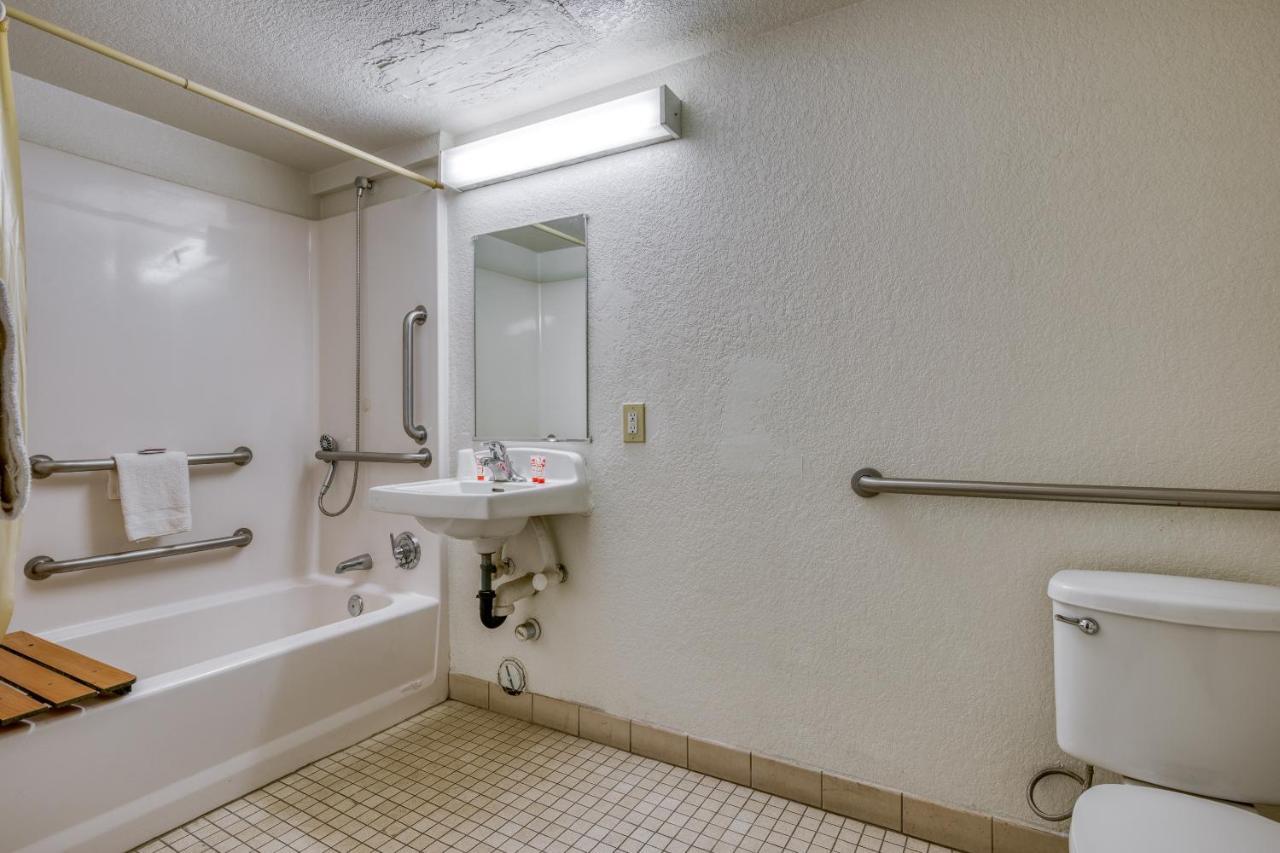 Oyo Hotel Tucson Downtown ภายนอก รูปภาพ