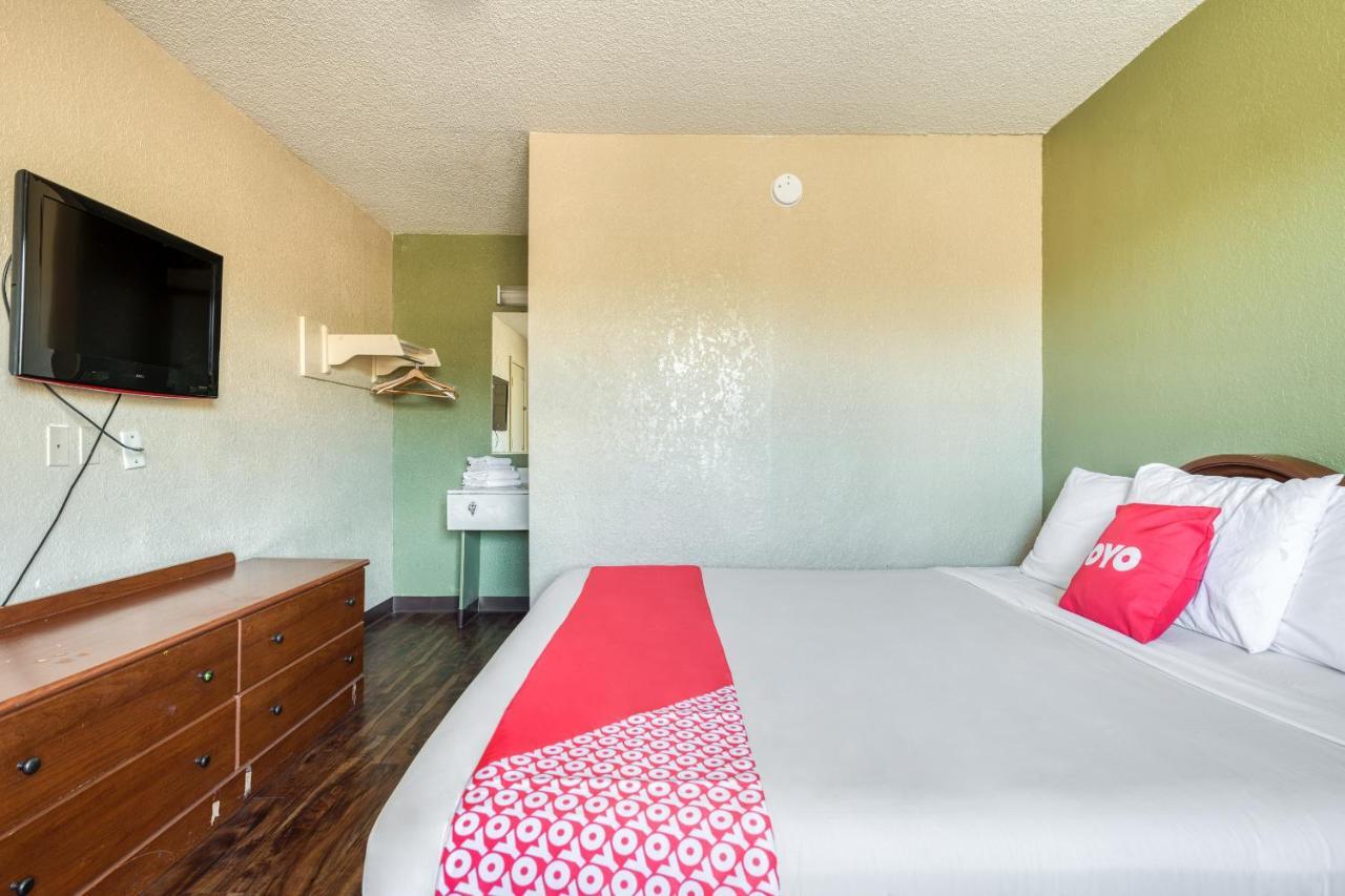 Oyo Hotel Tucson Downtown ภายนอก รูปภาพ