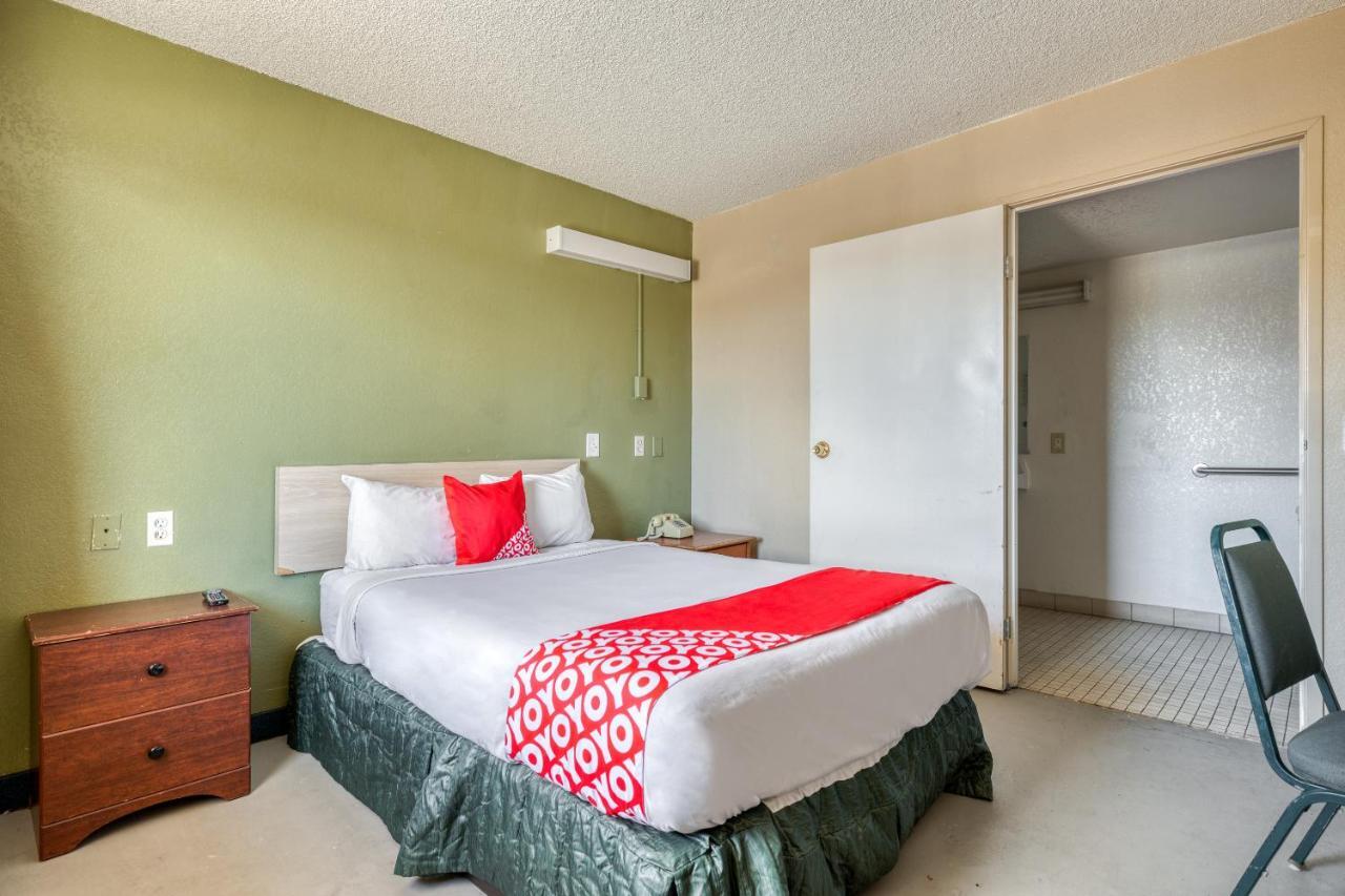 Oyo Hotel Tucson Downtown ภายนอก รูปภาพ